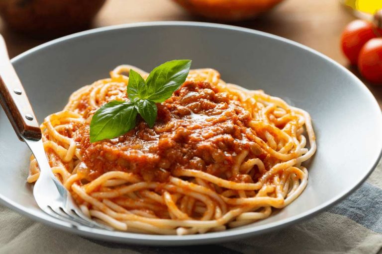 lentil-spaghetti-bolognese Lentil Bolognese - Recipe of the Month - Early Learning Centre