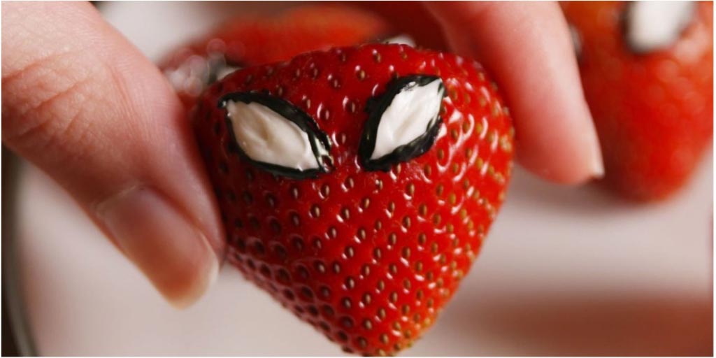 Spiderman-Strawberries Spiderman Strawberries - Recipe of the month - Your ELC