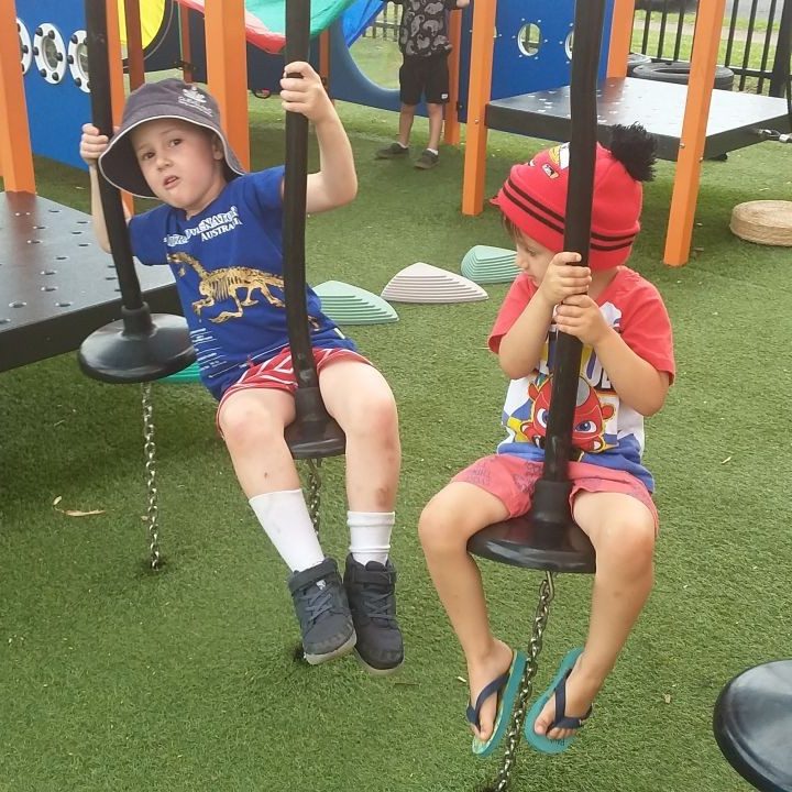 Two kids on a swing - Your ELC image