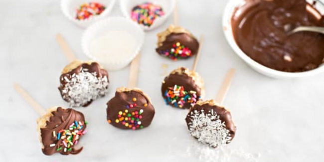 Banana Pops Resized 6 Banana pops with different spinkles - Your ELC - Recipe of the month