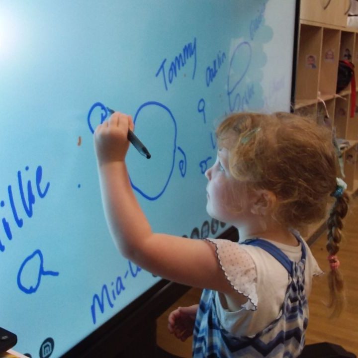 A child doodling on screen | Your ELC blog image